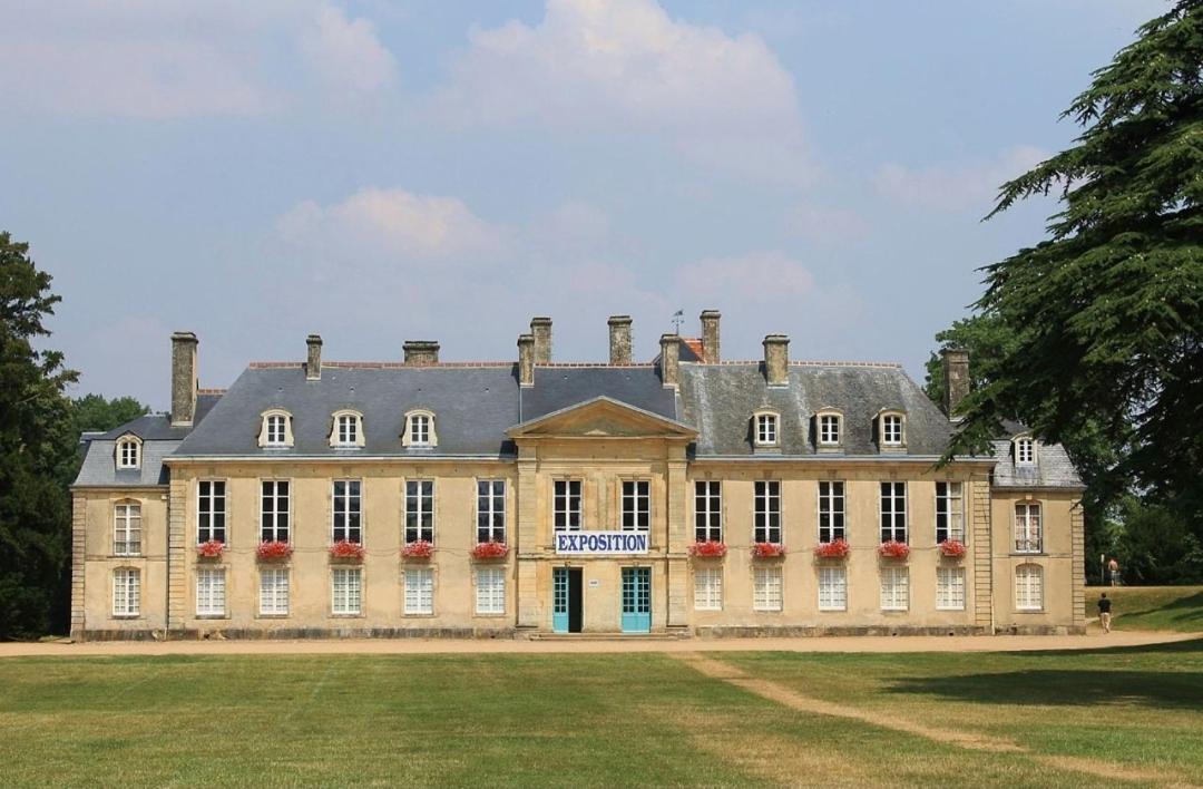 La Chambre Des Remparts Falaise  Buitenkant foto